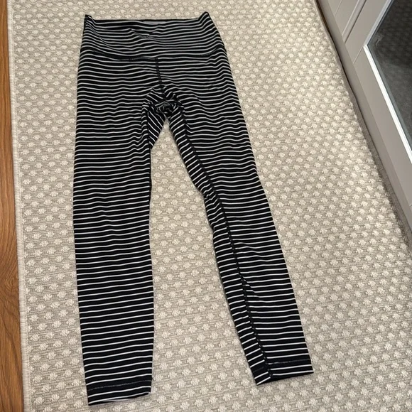 Wunder Under HR Tight Size 6 - Picture 3 of 3